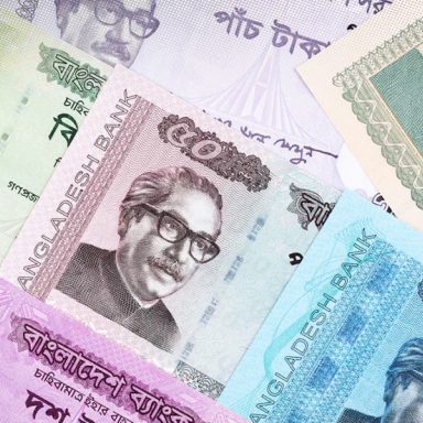 How much does each banknote cost to print?