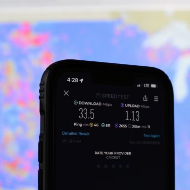Top 10 countries with the highest and lowest mobile internet speed