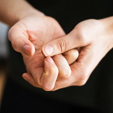 How safe is cracking your knuckles?