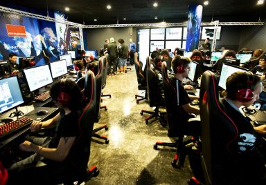 What do gamers learn from the esports course?
