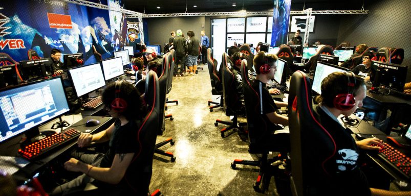 What do gamers learn from the esports course?