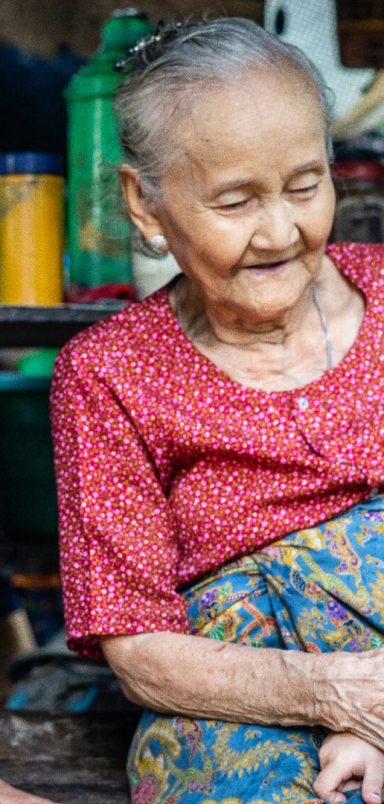 How many years do people live across South Asia?