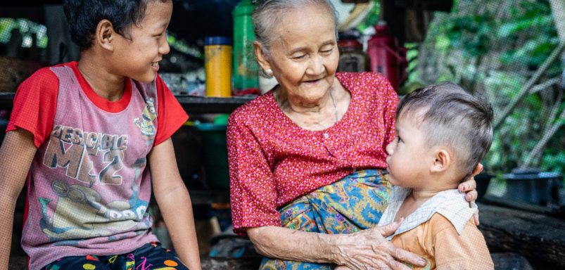 How many years do people live across South Asia?