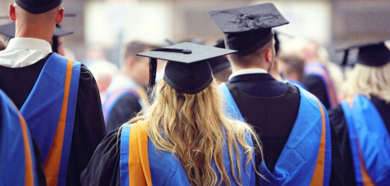 Which US university degrees lead to salaries above $200,000?